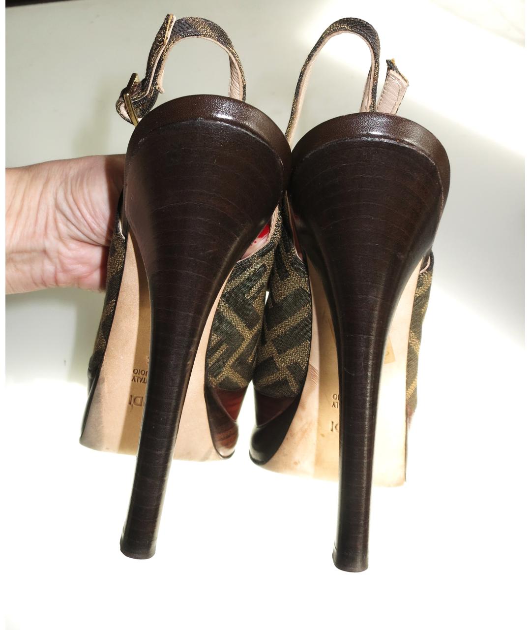 FENDI Коричневые текстильные босоножки, фото 6