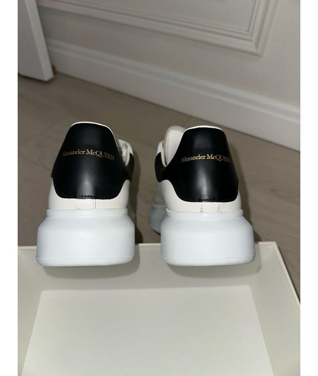 ALEXANDER MCQUEEN Белые кожаные низкие кроссовки / кеды, фото 3