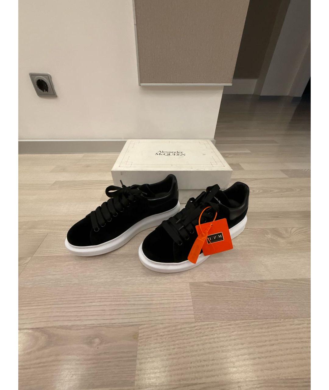 ALEXANDER MCQUEEN Черные бархатные кроссовки, фото 5