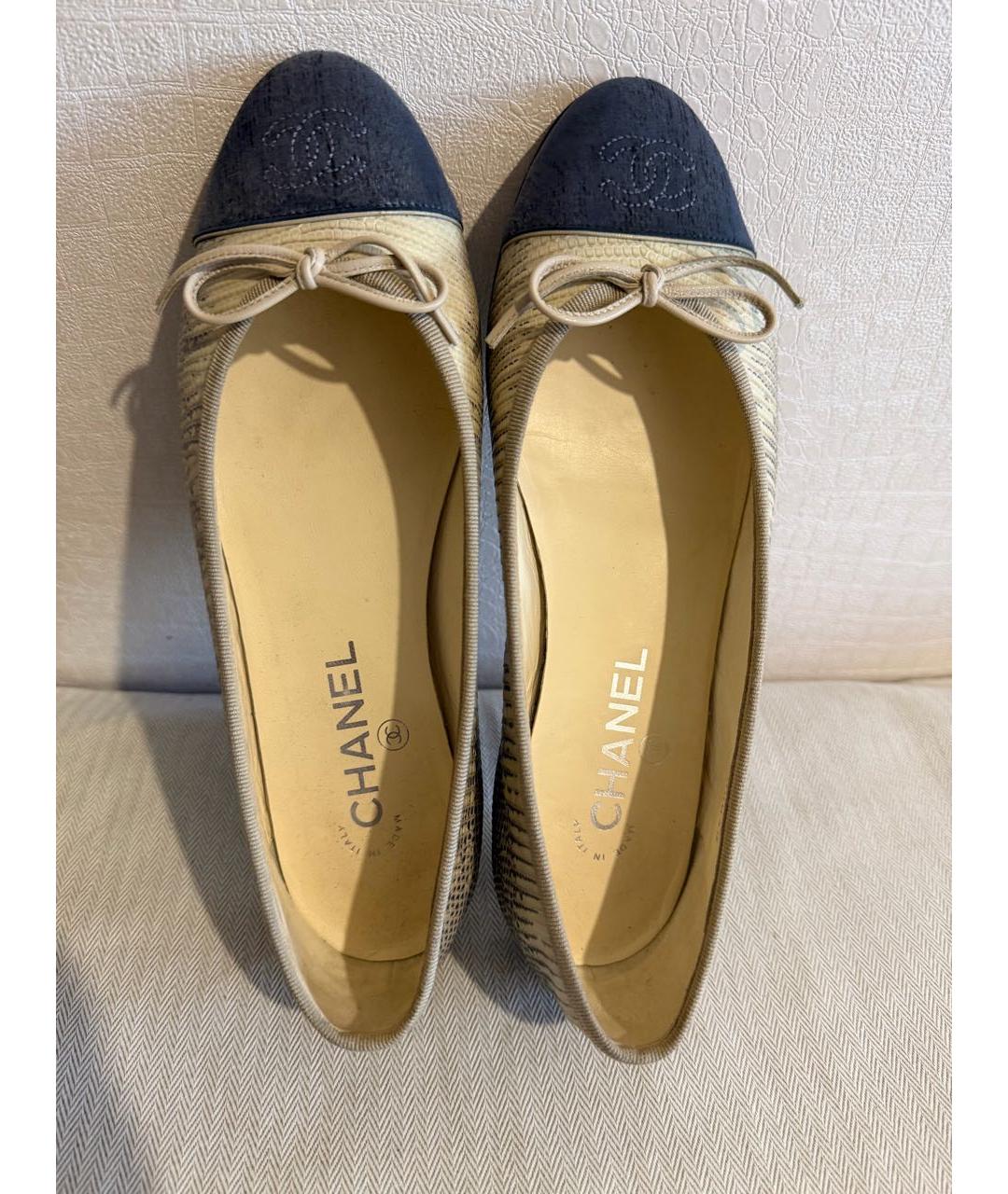 CHANEL Бежевые балетки из экзотической кожи, фото 2