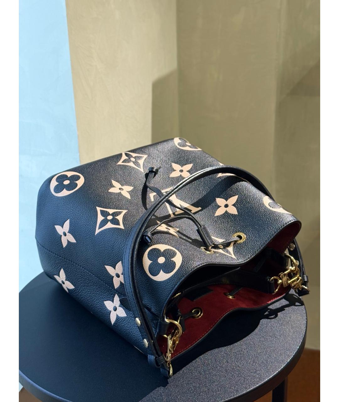 LOUIS VUITTON Черная кожаная сумка через плечо, фото 8