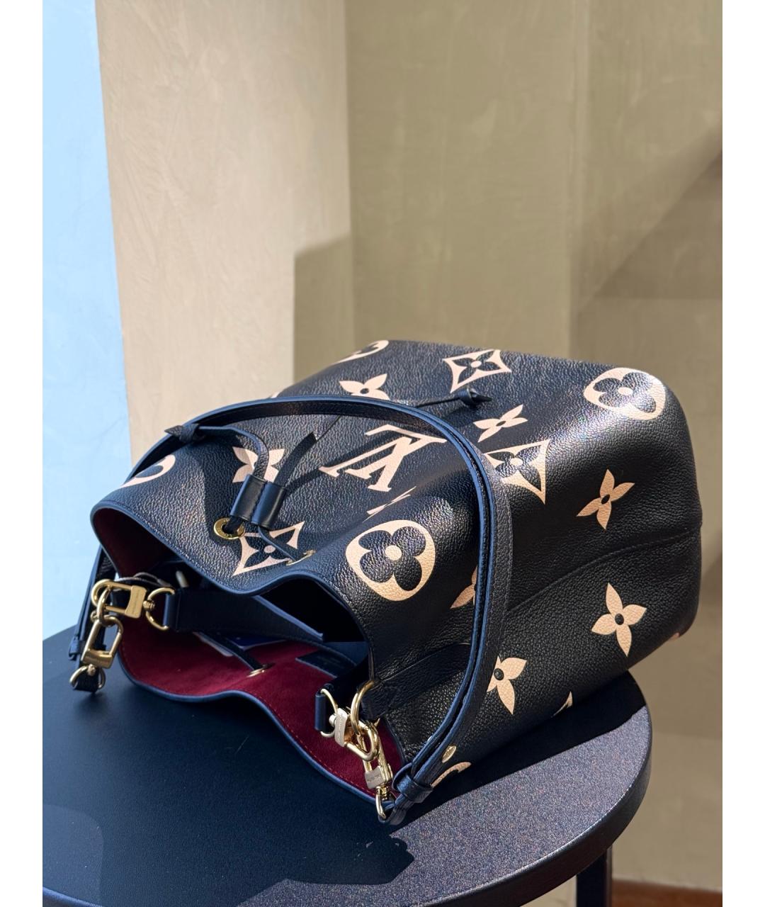 LOUIS VUITTON Черная кожаная сумка через плечо, фото 7