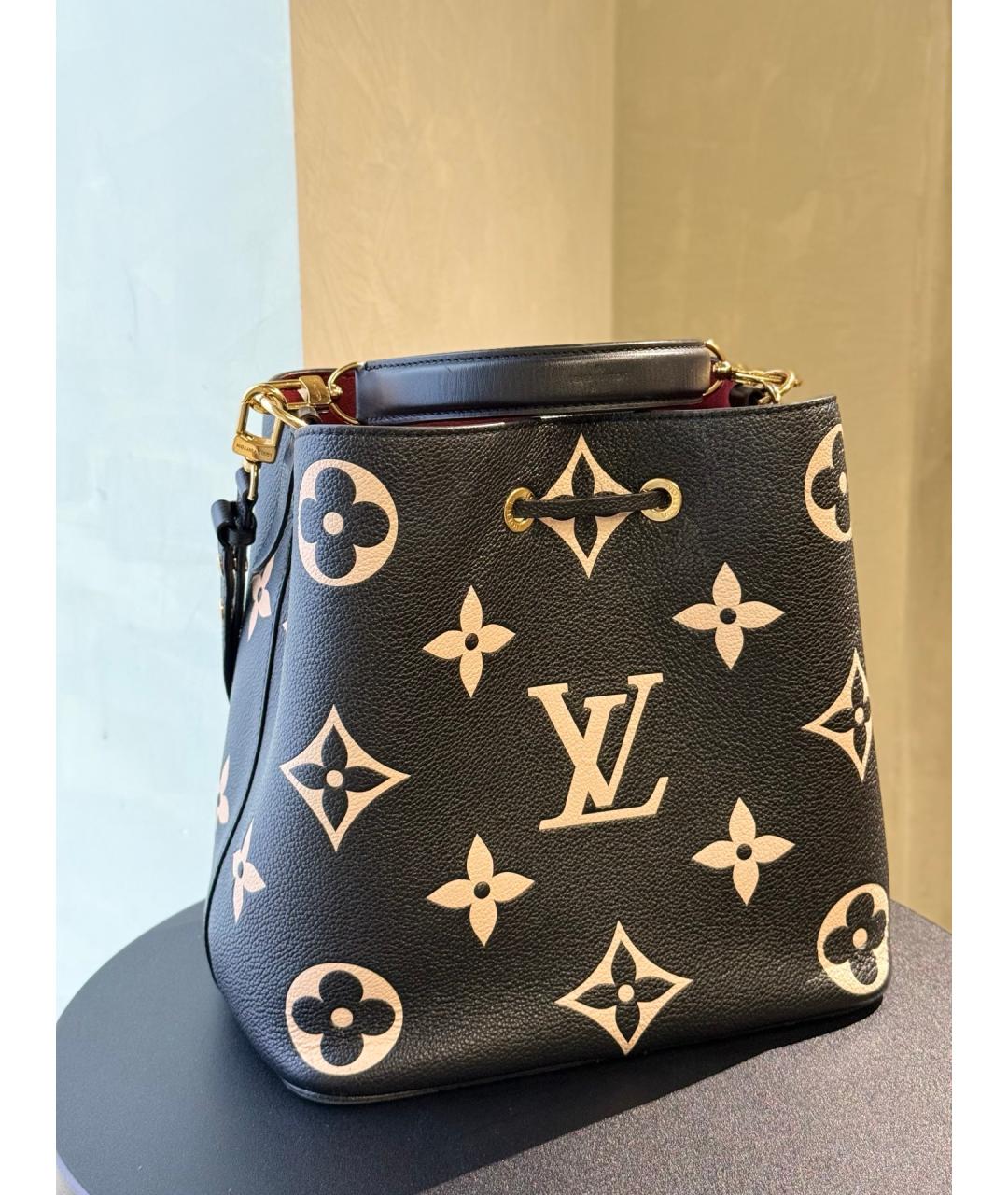 LOUIS VUITTON Черная кожаная сумка через плечо, фото 4