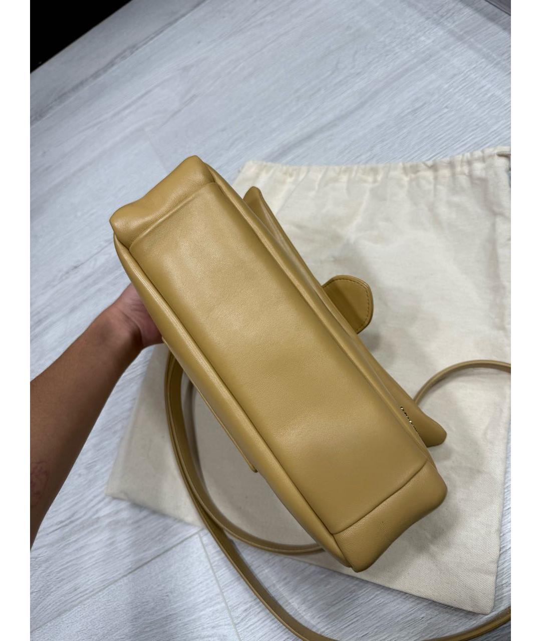 JACQUEMUS Горчичная кожаная сумка с короткими ручками, фото 8