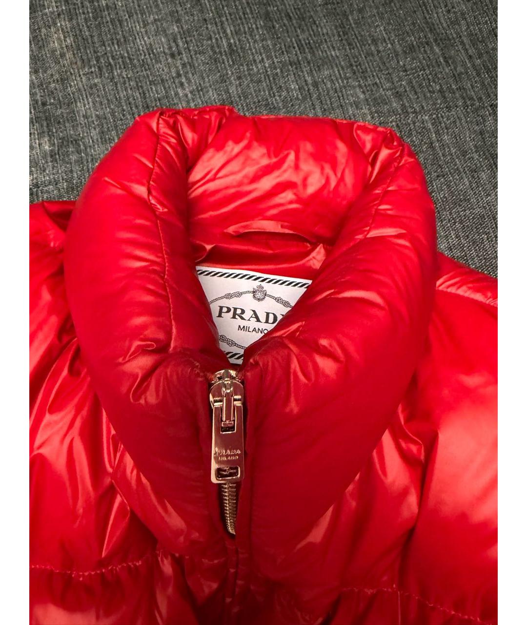 PRADA Красный полиэстеровый пуховик, фото 6