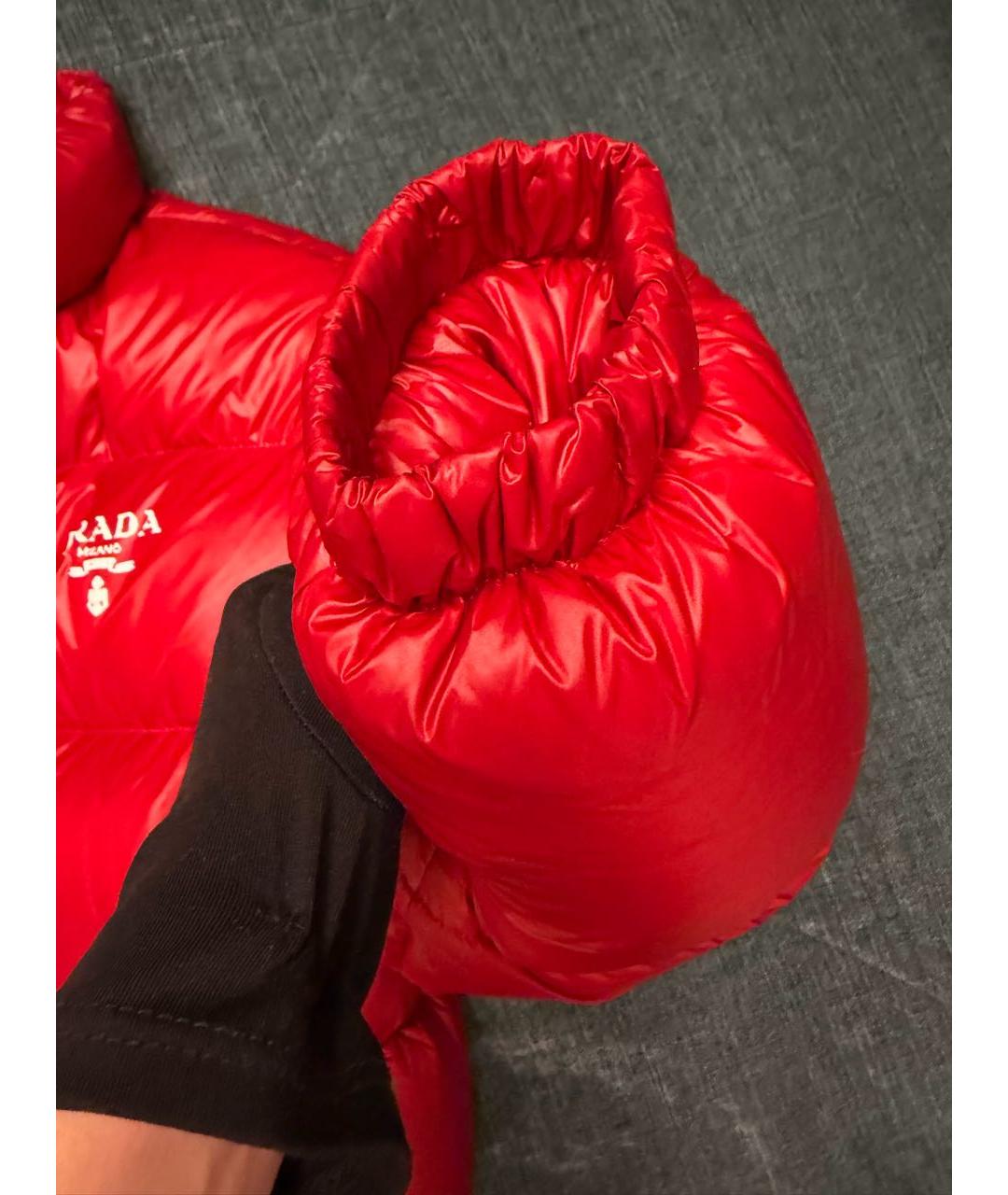 PRADA Красный полиэстеровый пуховик, фото 5