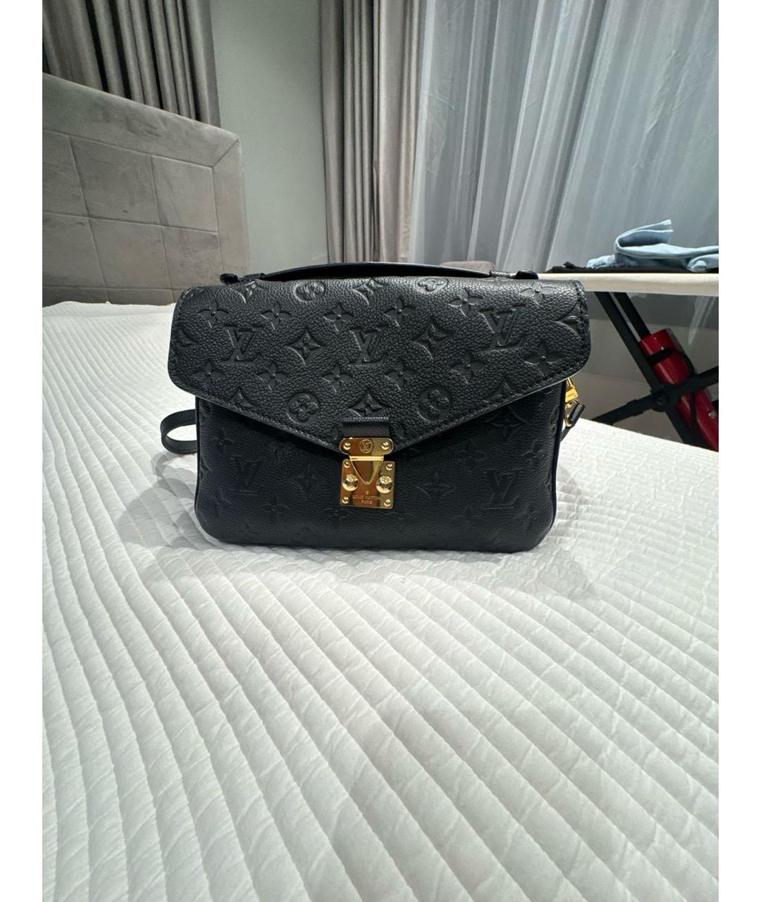 LOUIS VUITTON Черная кожаная сумка через плечо, фото 5