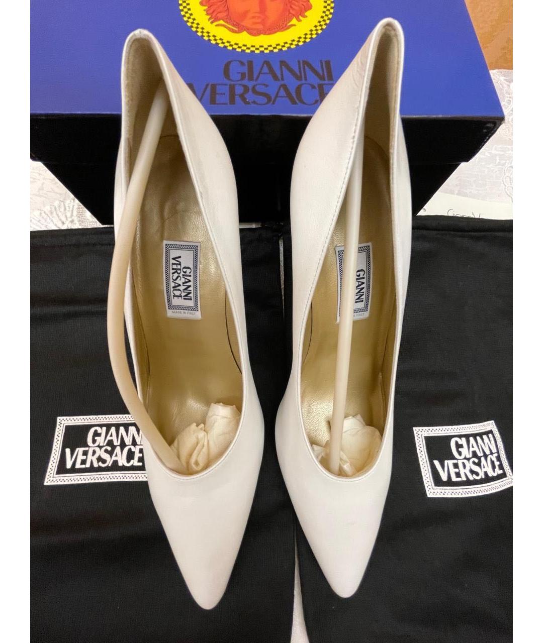 VERSACE Белые кожаные туфли, фото 8