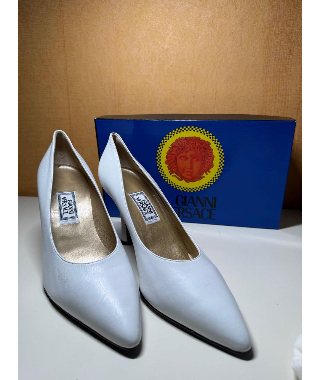 VERSACE Белые кожаные туфли, фото 6