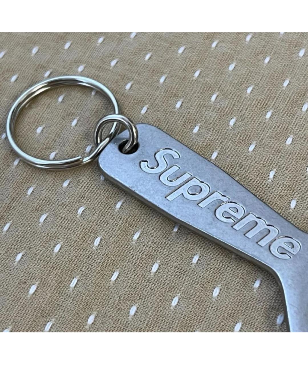 SUPREME Серебрянный брелок, фото 2
