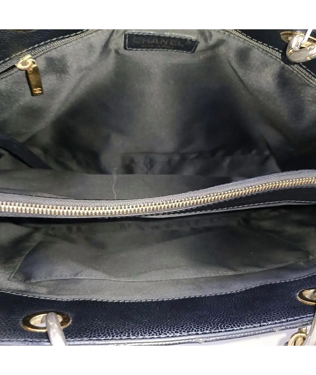 CHANEL Черная кожаная сумка тоут, фото 6