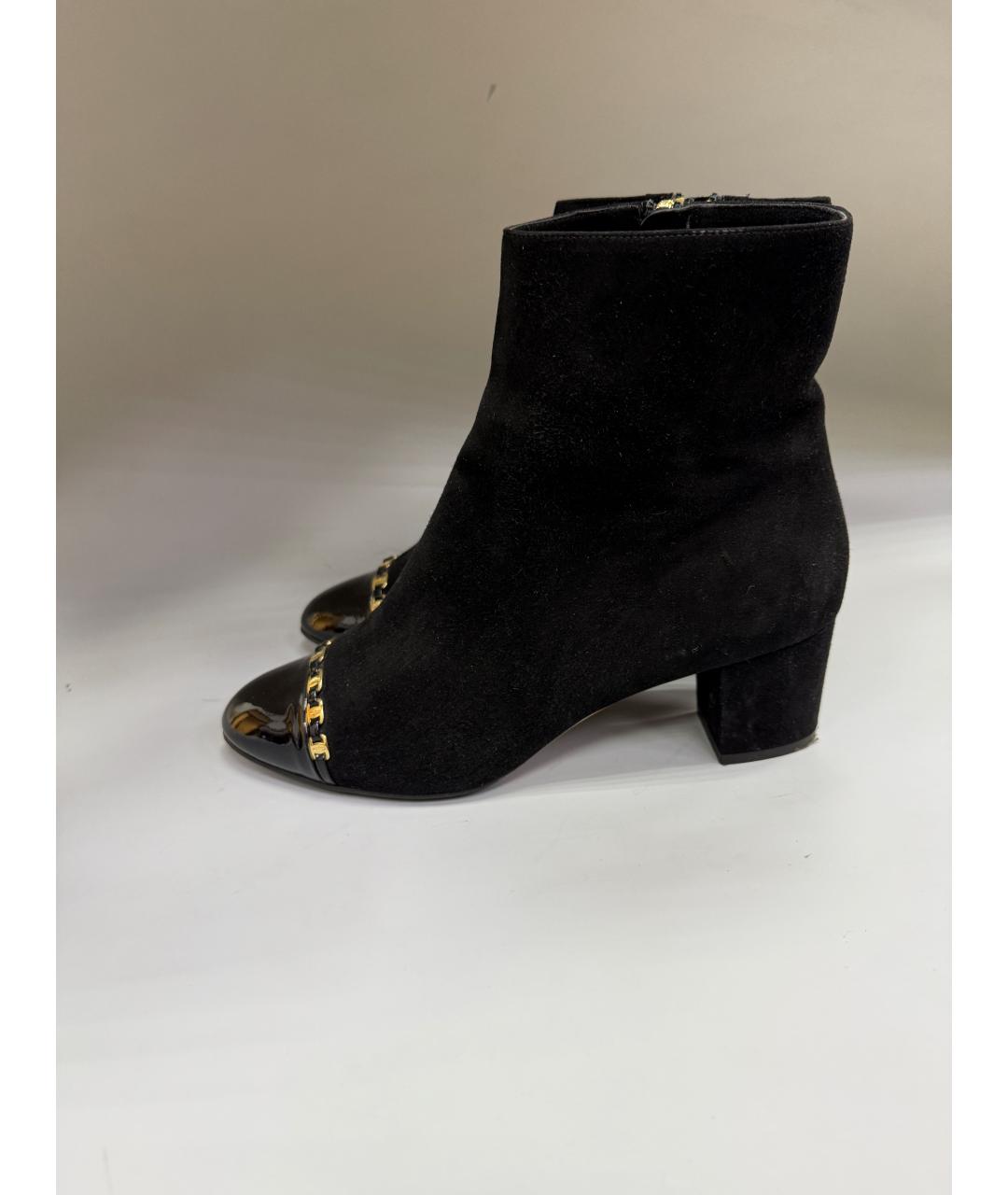 FERRAGAMO Черные замшевые ботильоны, фото 3