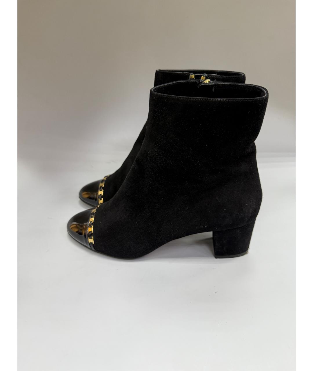 FERRAGAMO Черные замшевые ботильоны, фото 2