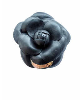Булавка / брошь CHANEL PRE-OWNED Chanel CC Camellia Brooch Leather