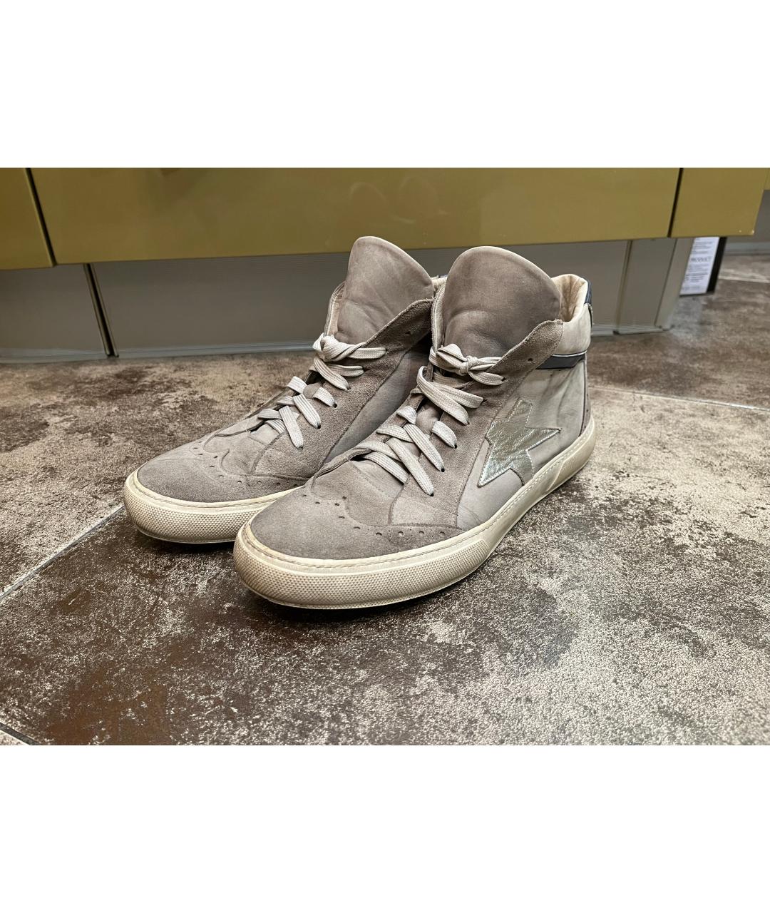 GOLDEN GOOSE DELUXE BRAND Белые замшевые высокие кроссовки / кеды, фото 2