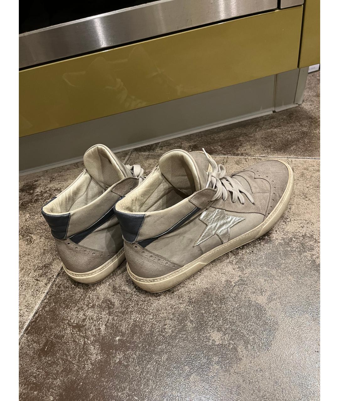 GOLDEN GOOSE DELUXE BRAND Белые замшевые высокие кроссовки / кеды, фото 3