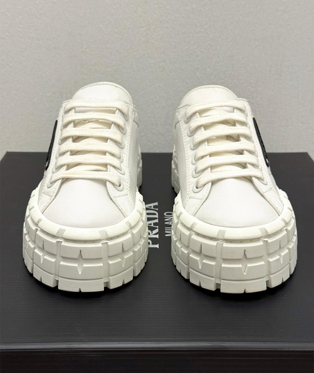 PRADA Белые кожаные кеды, фото 3