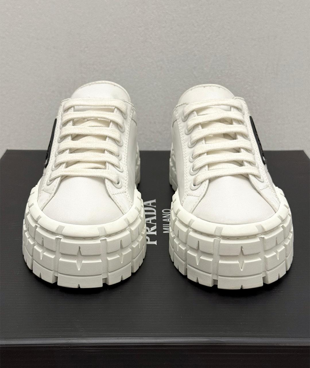 PRADA Белые кожаные кеды, фото 3