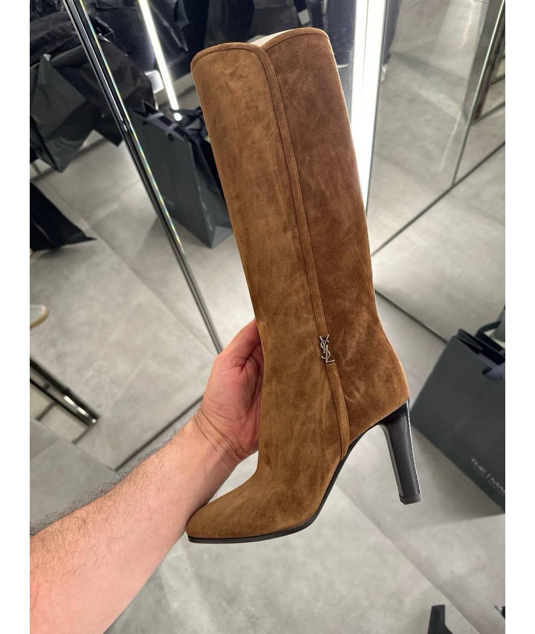 SAINT LAURENT Коричневые бархатные сапоги, фото 5