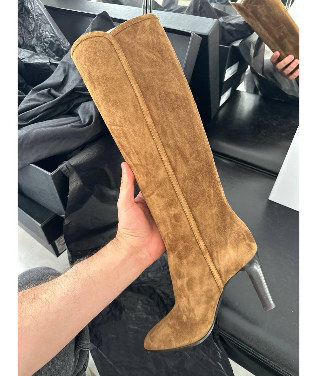 SAINT LAURENT Коричневые бархатные сапоги, фото 3