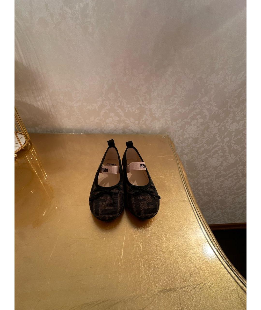 FENDI Коричневые текстильные балетки и туфли, фото 2