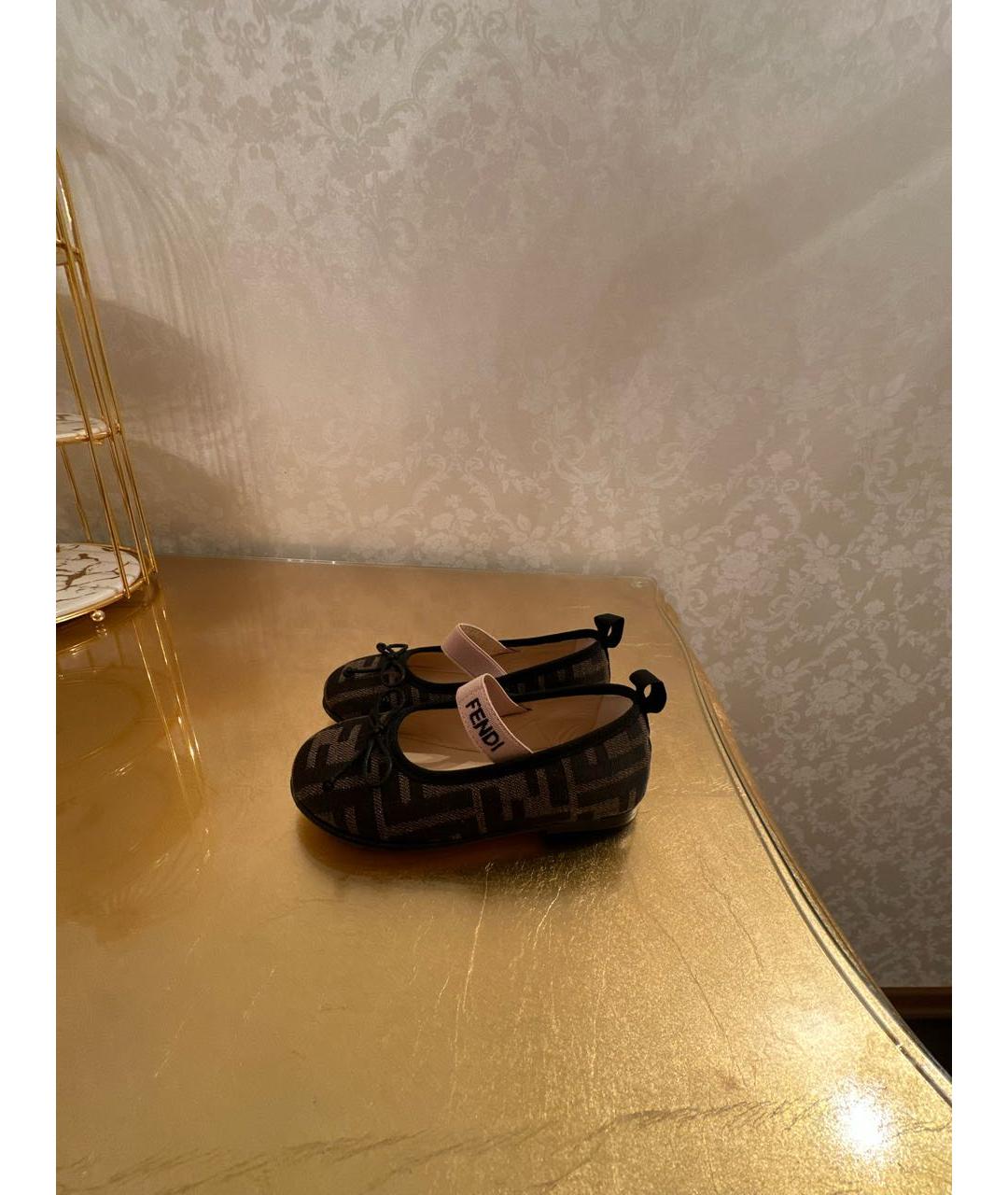 FENDI Коричневые текстильные балетки и туфли, фото 4