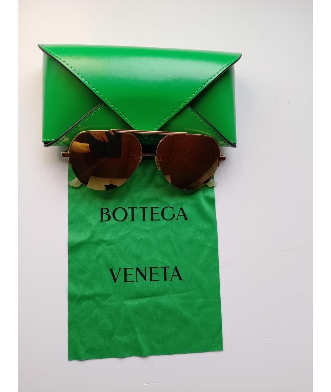 BOTTEGA VENETA Золотые пластиковые солнцезащитные очки, фото 3