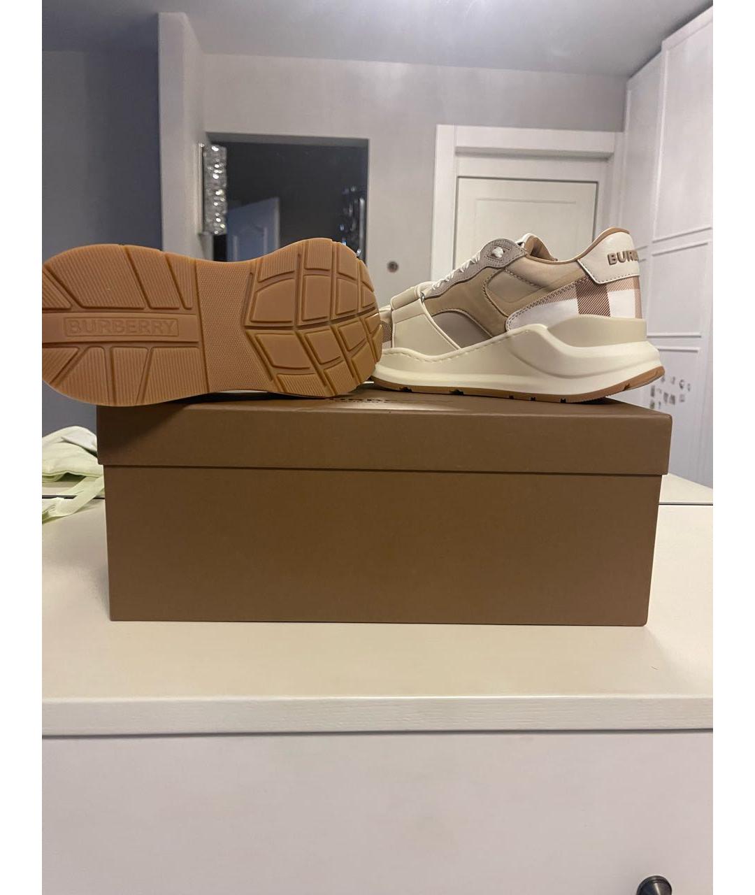 BURBERRY Бежевые кожаные кроссовки, фото 5