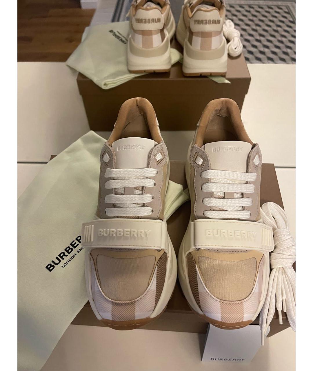 BURBERRY Бежевые кожаные кроссовки, фото 2