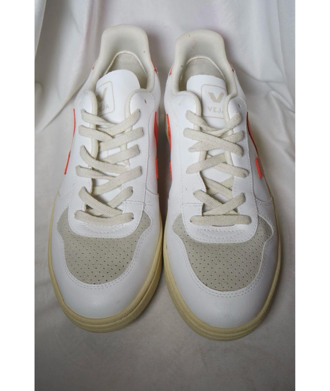 VEJA Белые кожаные низкие кроссовки / кеды, фото 2