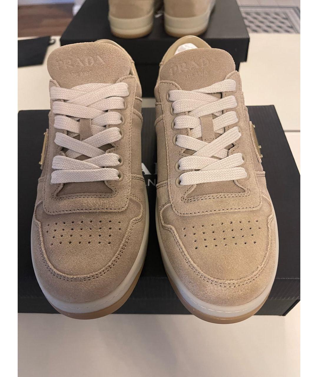 PRADA Бежевые замшевые кеды, фото 2