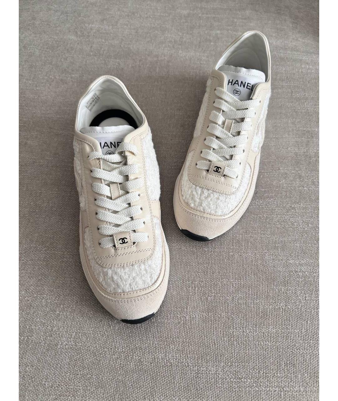 CHANEL Бежевые замшевые кроссовки, фото 3