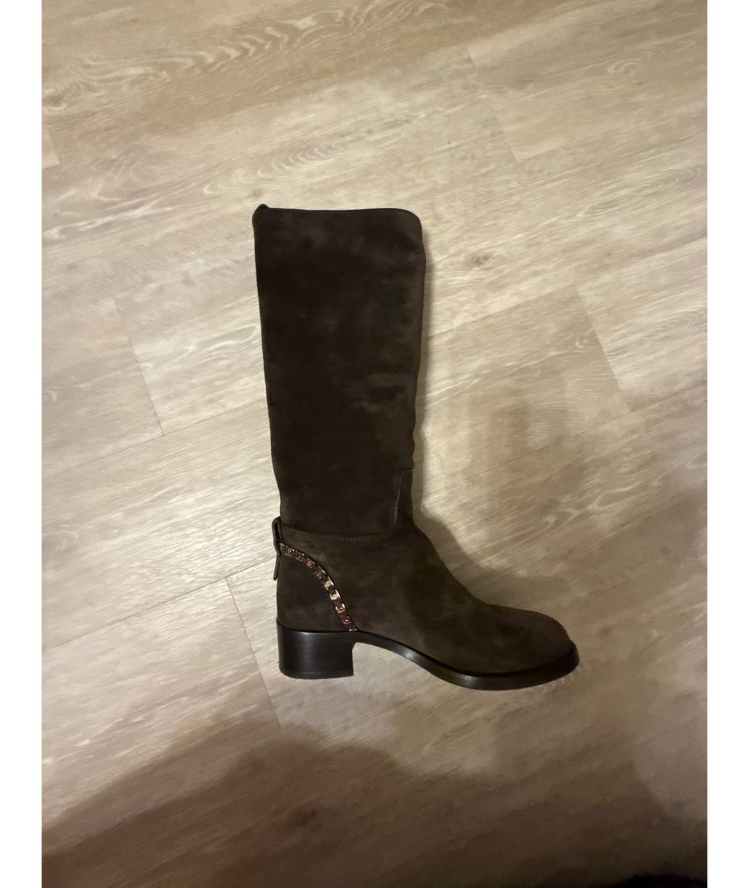 FERRAGAMO Коричневые замшевые сапоги, фото 6