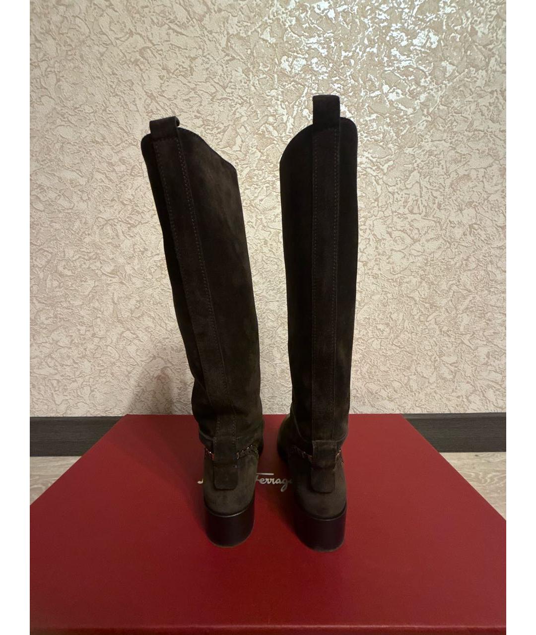 FERRAGAMO Коричневые замшевые сапоги, фото 4
