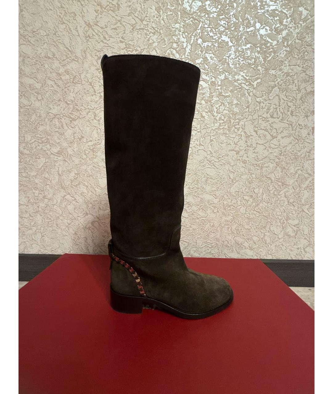 FERRAGAMO Коричневые замшевые сапоги, фото 9