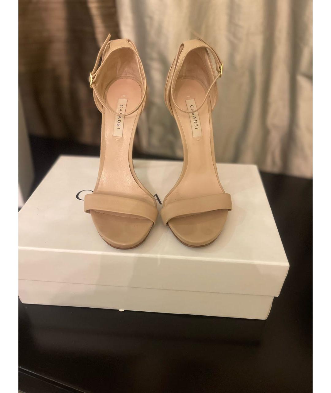 CASADEI Бежевые кожаные босоножки, фото 5