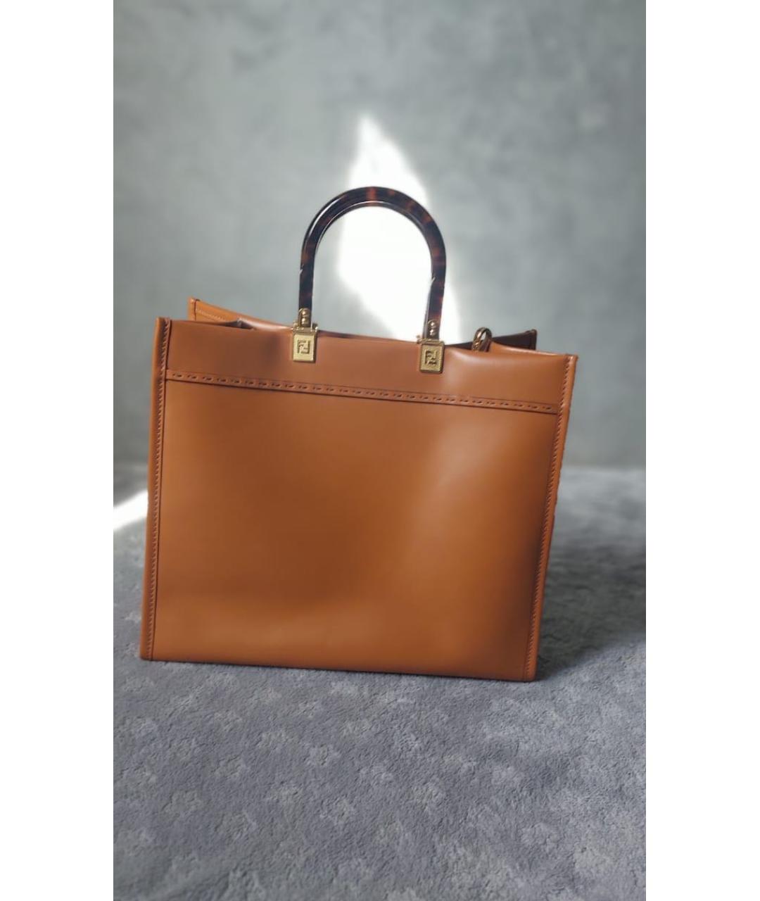 FENDI Оранжевая кожаная сумка с короткими ручками, фото 3