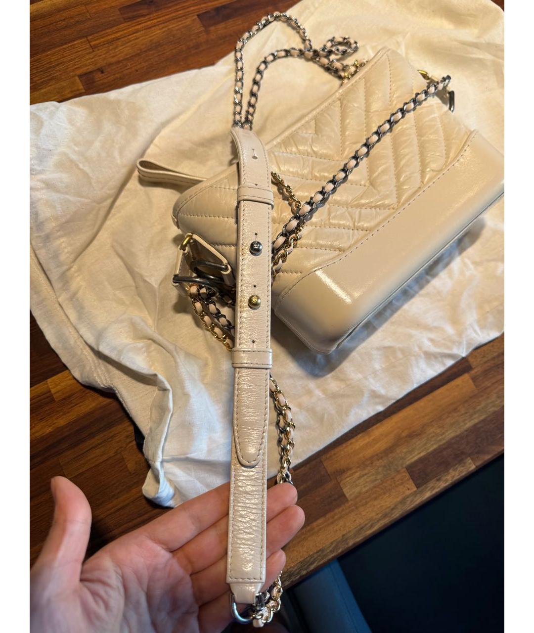 CHANEL Бежевая кожаная сумка через плечо, фото 5