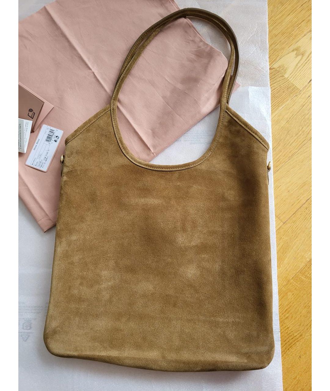 MIU MIU Коричневая замшевая сумка с короткими ручками, фото 3