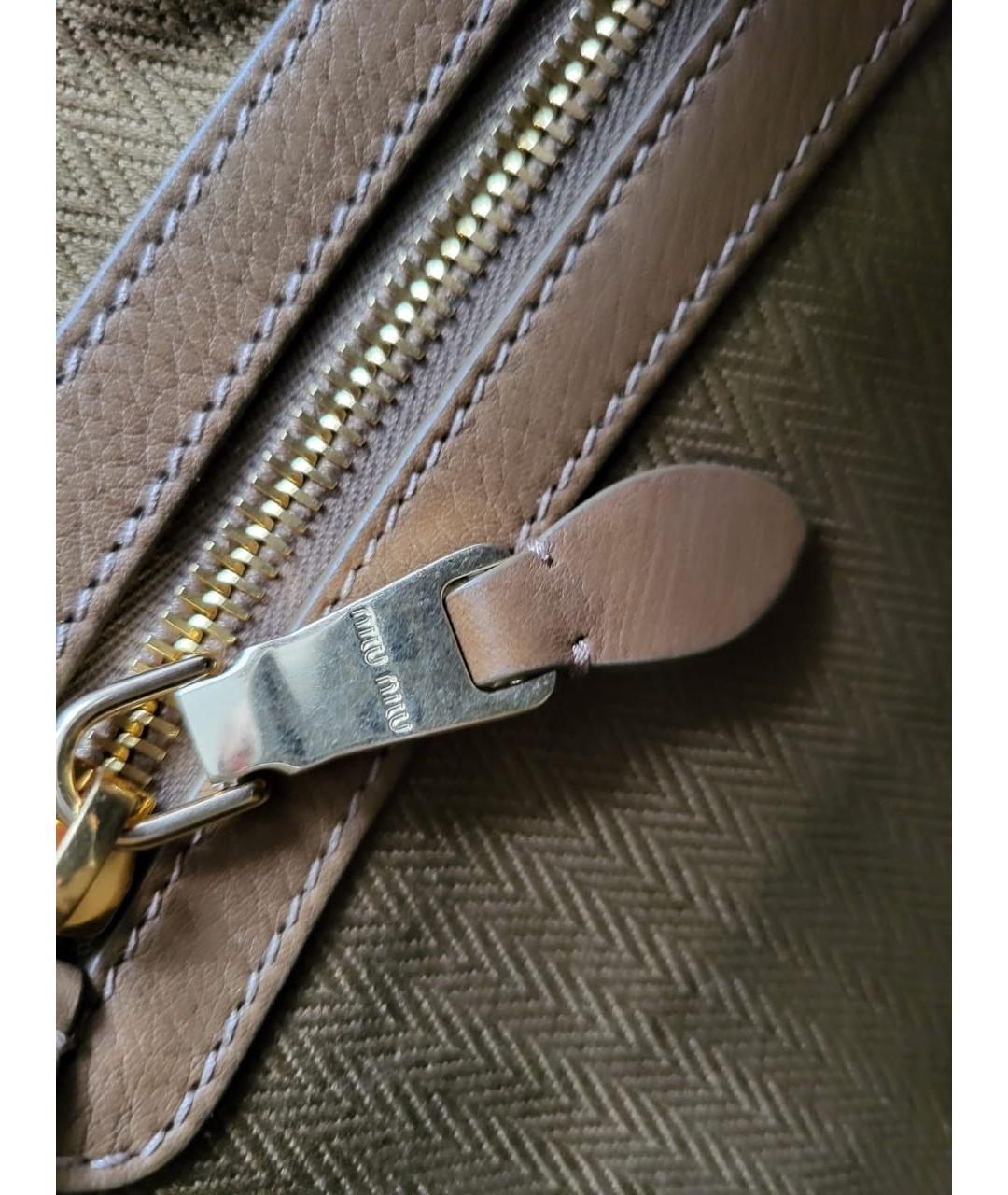MIU MIU Коричневая замшевая сумка с короткими ручками, фото 6