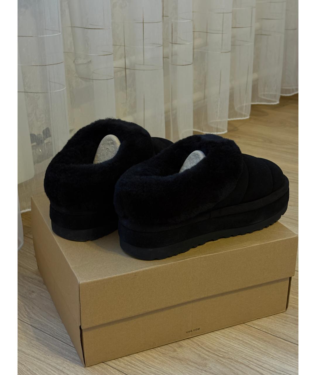 UGG AUSTRALIA Черные замшевые ботинки, фото 2