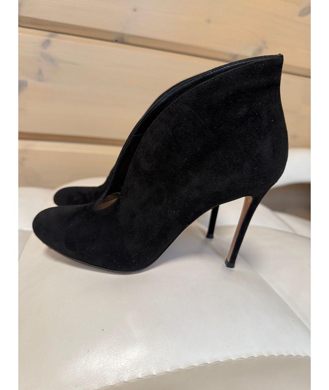 GIANVITO ROSSI Черные замшевые ботильоны, фото 3