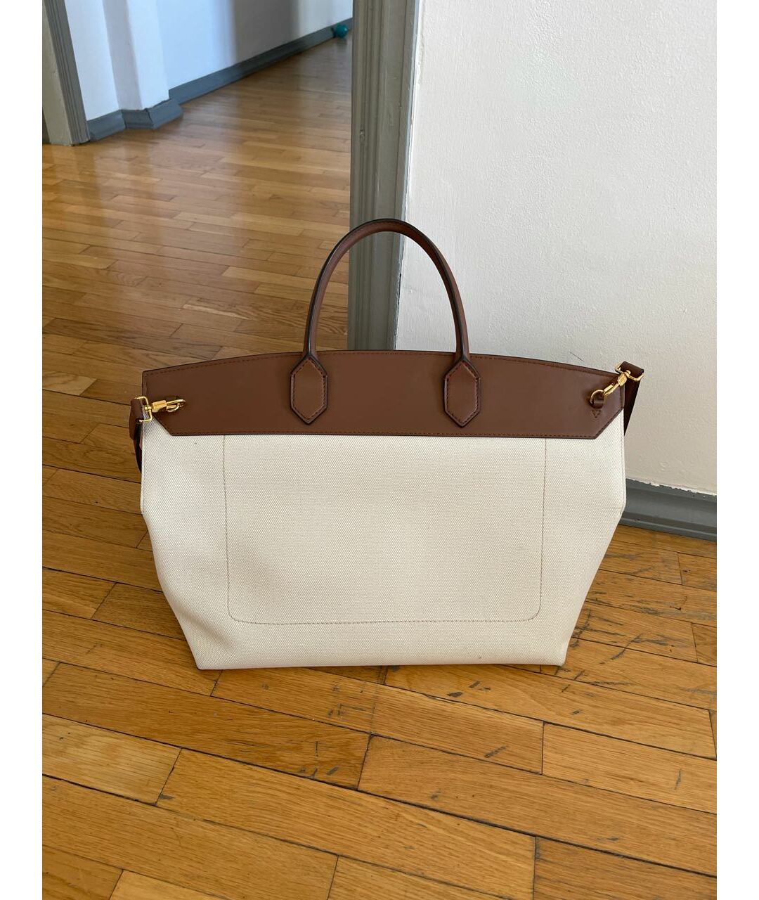 Burberry society bag hotsell