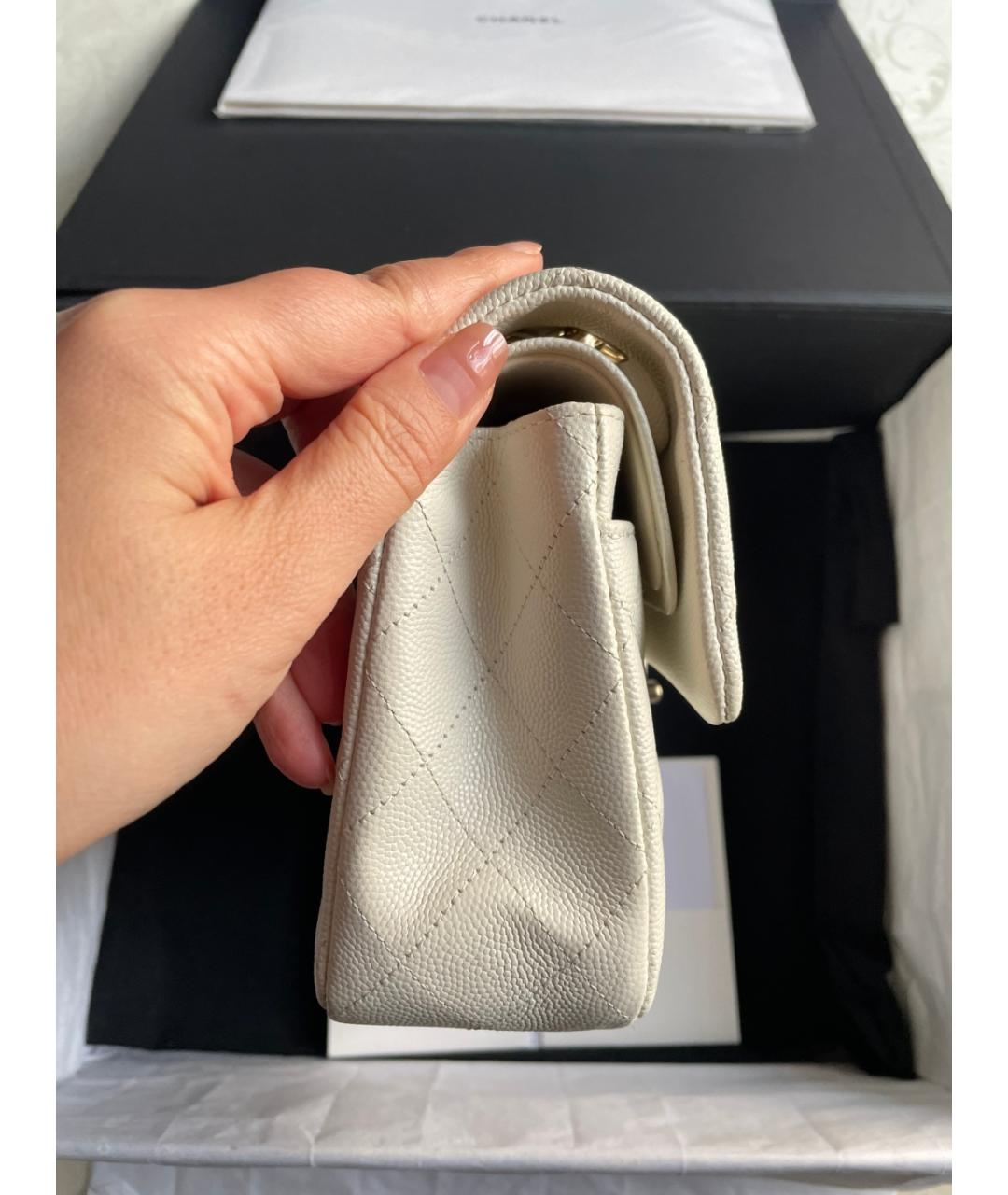 CHANEL Белая кожаная сумка через плечо, фото 5