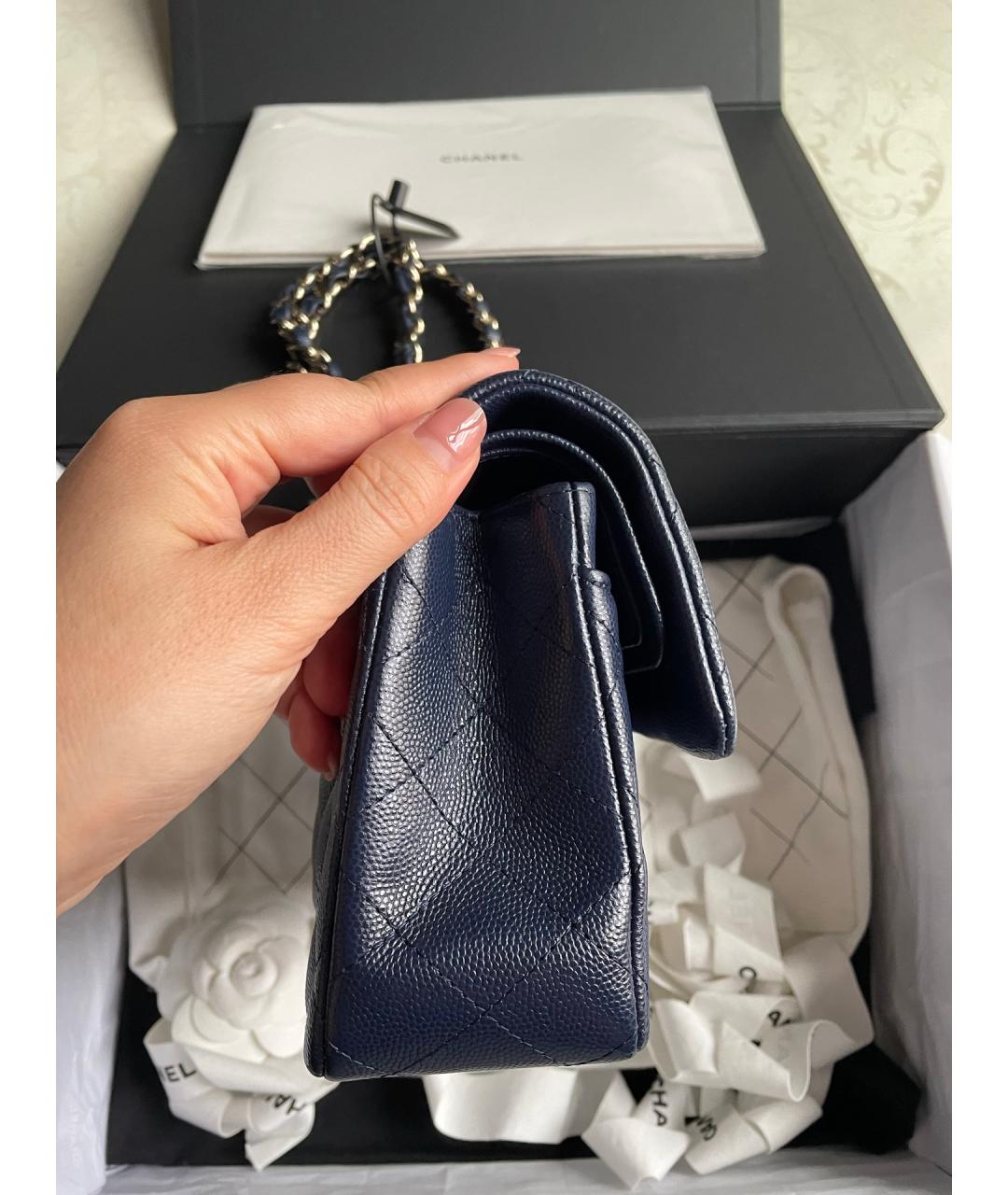 CHANEL Темно-синяя кожаная сумка через плечо, фото 5