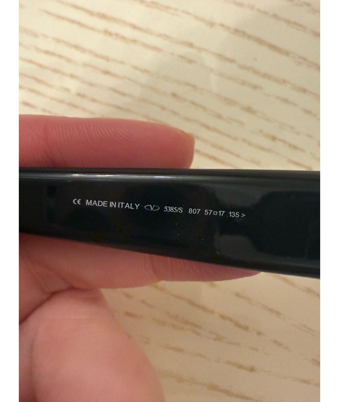 VALENTINO Черные пластиковые солнцезащитные очки, фото 4