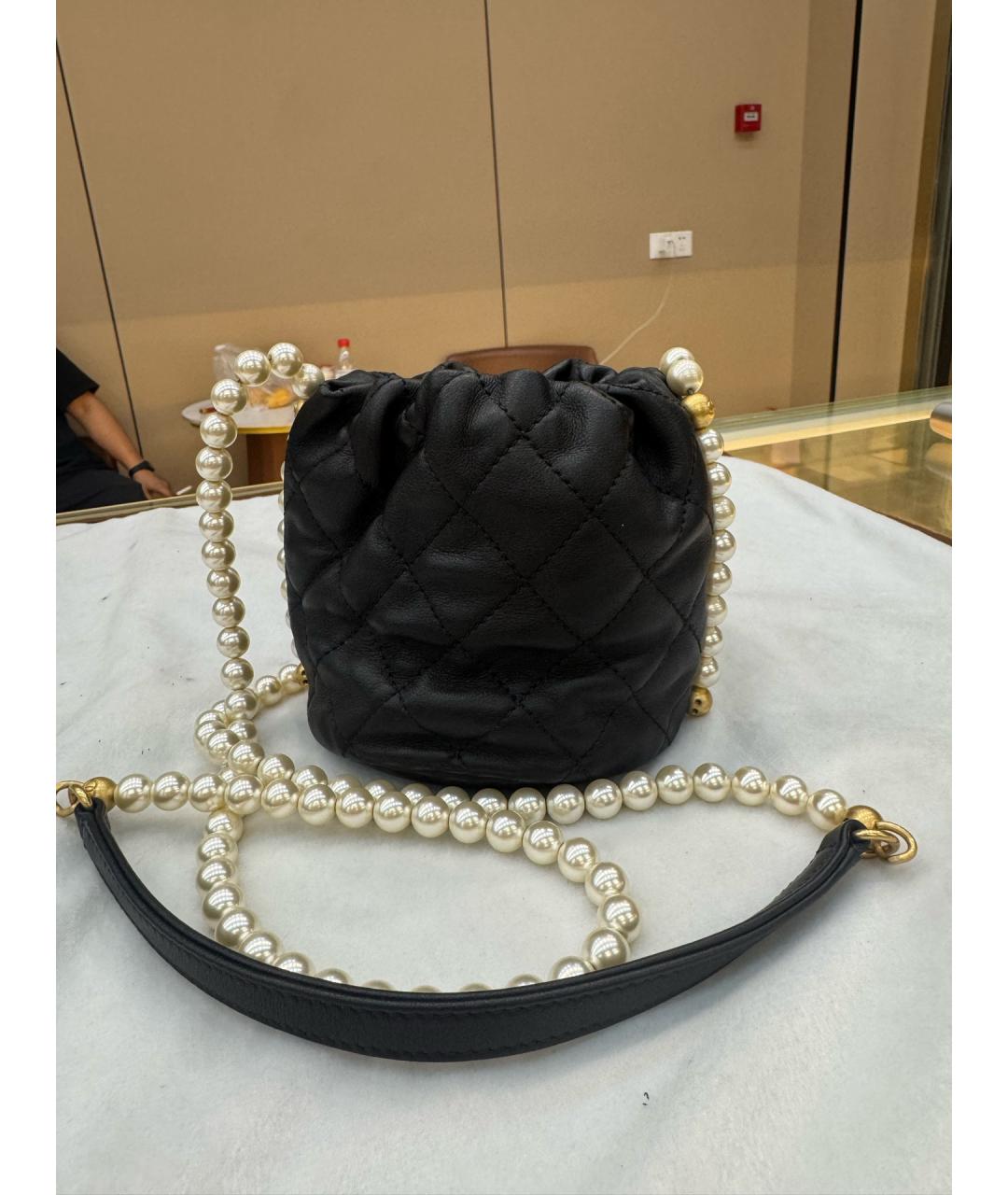 CHANEL Черная кожаная сумка через плечо, фото 2