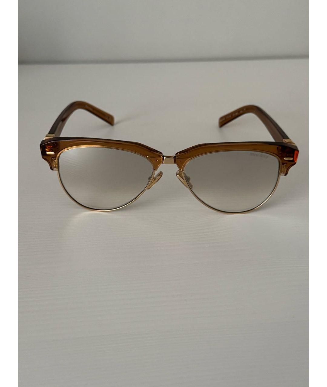MIU MIU Коричневые пластиковые солнцезащитные очки, фото 5
