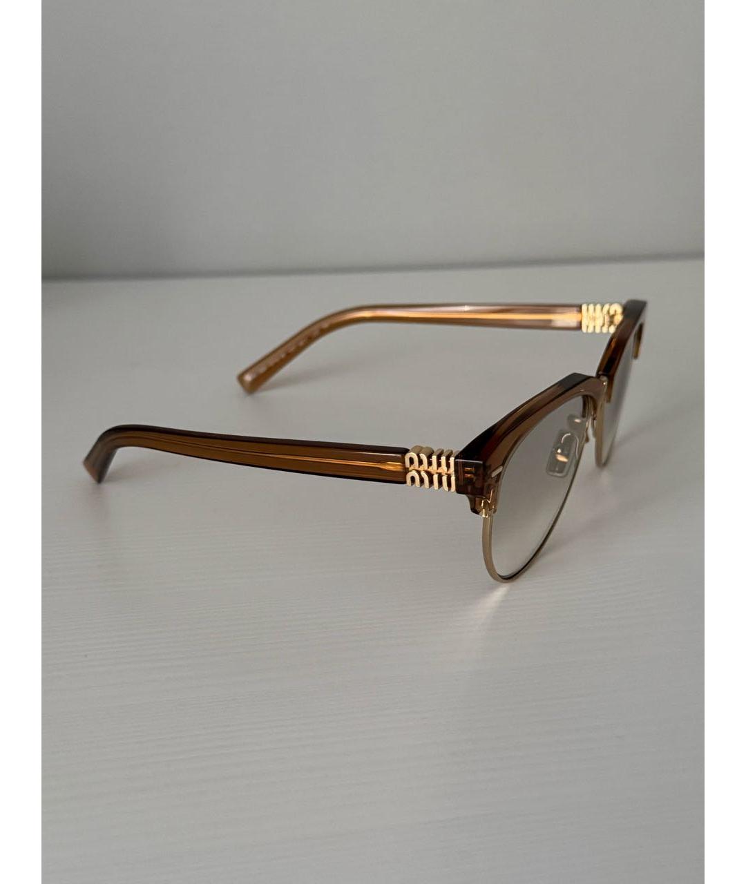 MIU MIU Коричневые пластиковые солнцезащитные очки, фото 3