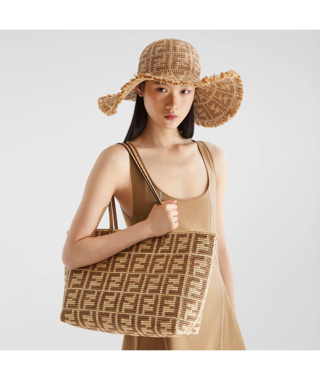 FENDI Бежевая пелетеная сумка тоут, фото 2